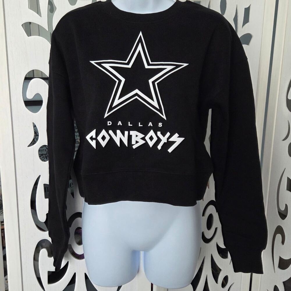 WEAR by Erin Andrews Dallas Cowboys Cropped Black Crewneck Sweatshirt Small  NWT